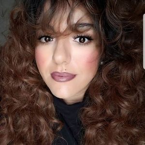 Meet your Posher, Selvia